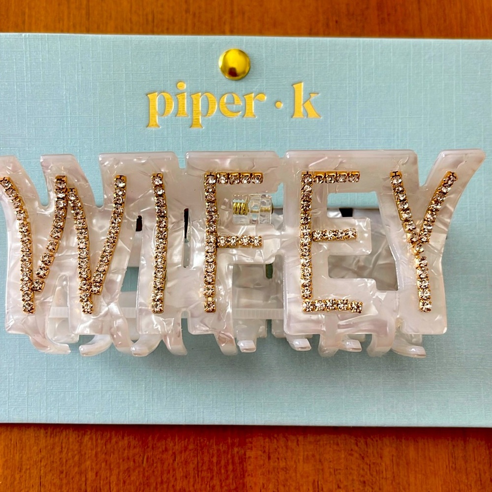 Piper K “Wifey” Hair Clip Bridal Wedding NWT